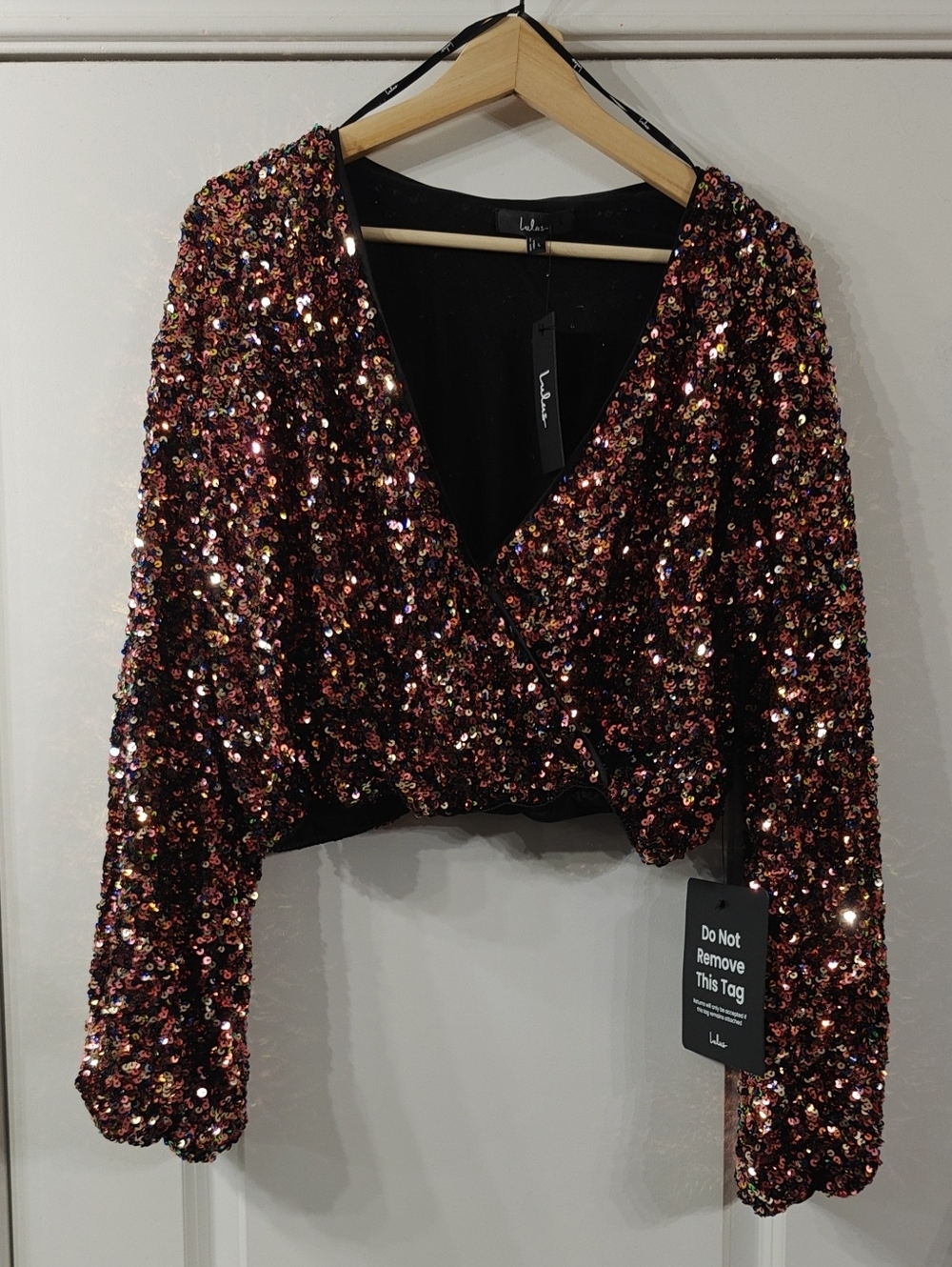 NWT- Lulu Sequin V-Neck Cropped Top - Rose Gold